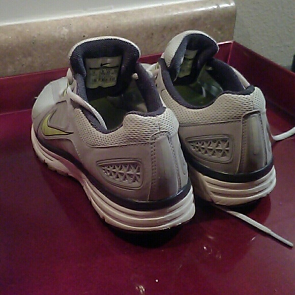 Nike Vomero 7 athletic shoes - Picture 3 of 3